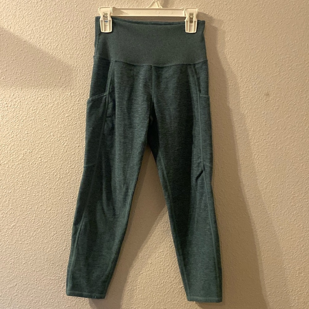 Kirkland leggings with side pocket size small